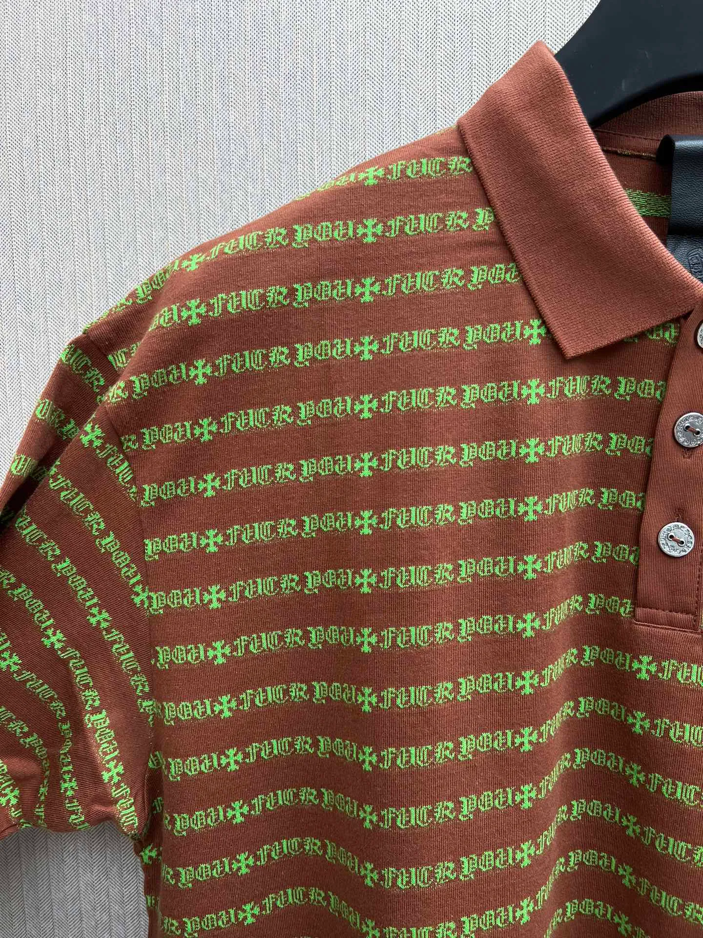 🅿️430 Croix Heart 25 Ss striped POLO long sleeves. Minimum order of 1,000 meters for yarn-dyed fabric. Expensive. The embroidery uses imported Tajima embroidery machine. The collar leather tag is made of imported lambskin. The hardware is made of real antique silver. The cost is extremely expensive. Size: S.M.L